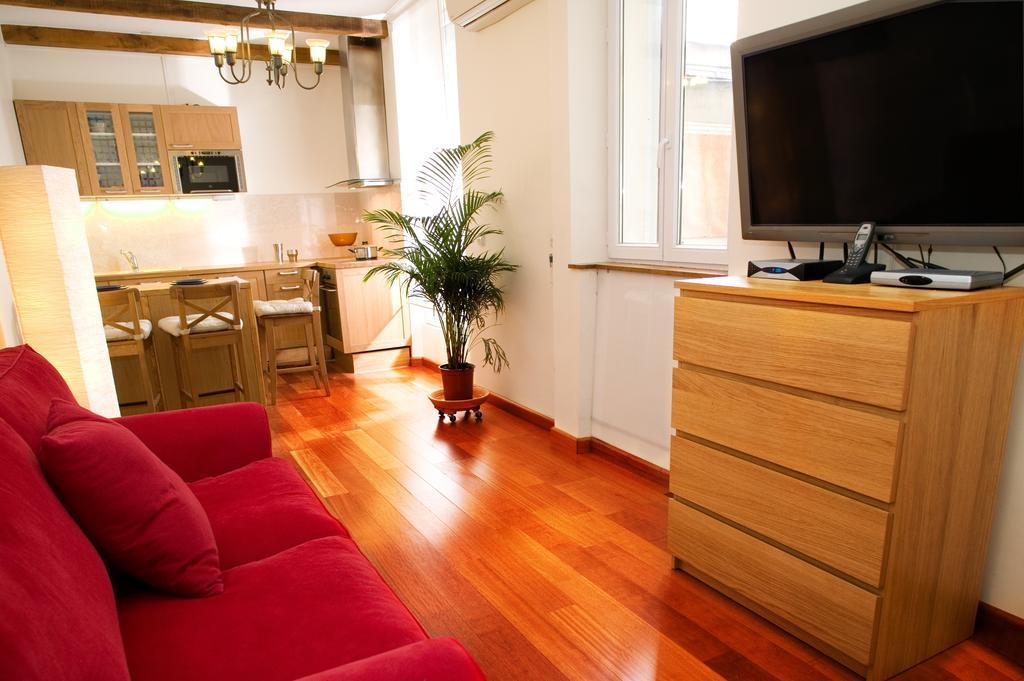Abbesses Montmartre Apartment Paris Room photo